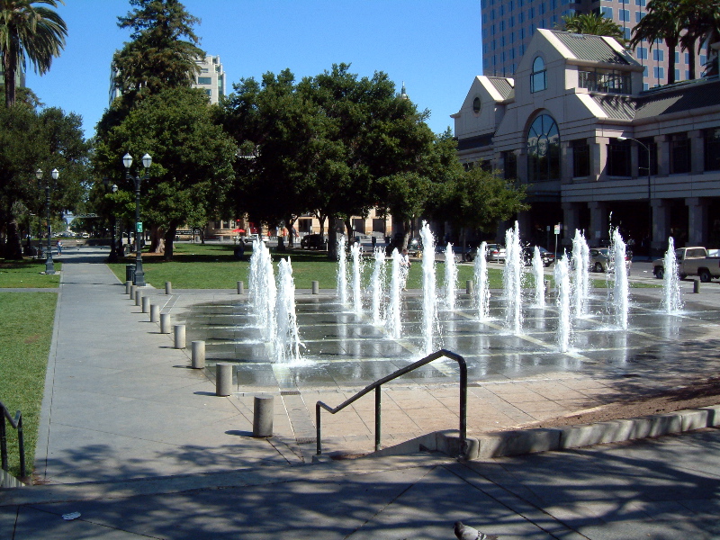 File:Plaza de Cesar Chavez.JPG